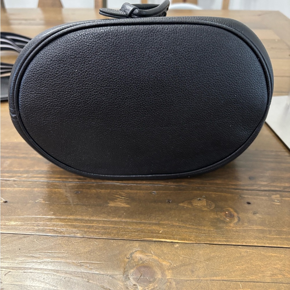 Kate Spade Rosie Bucket Bag in Black Pebbled Leather w/ Detachable Coin Purse - Picture 7 of 14